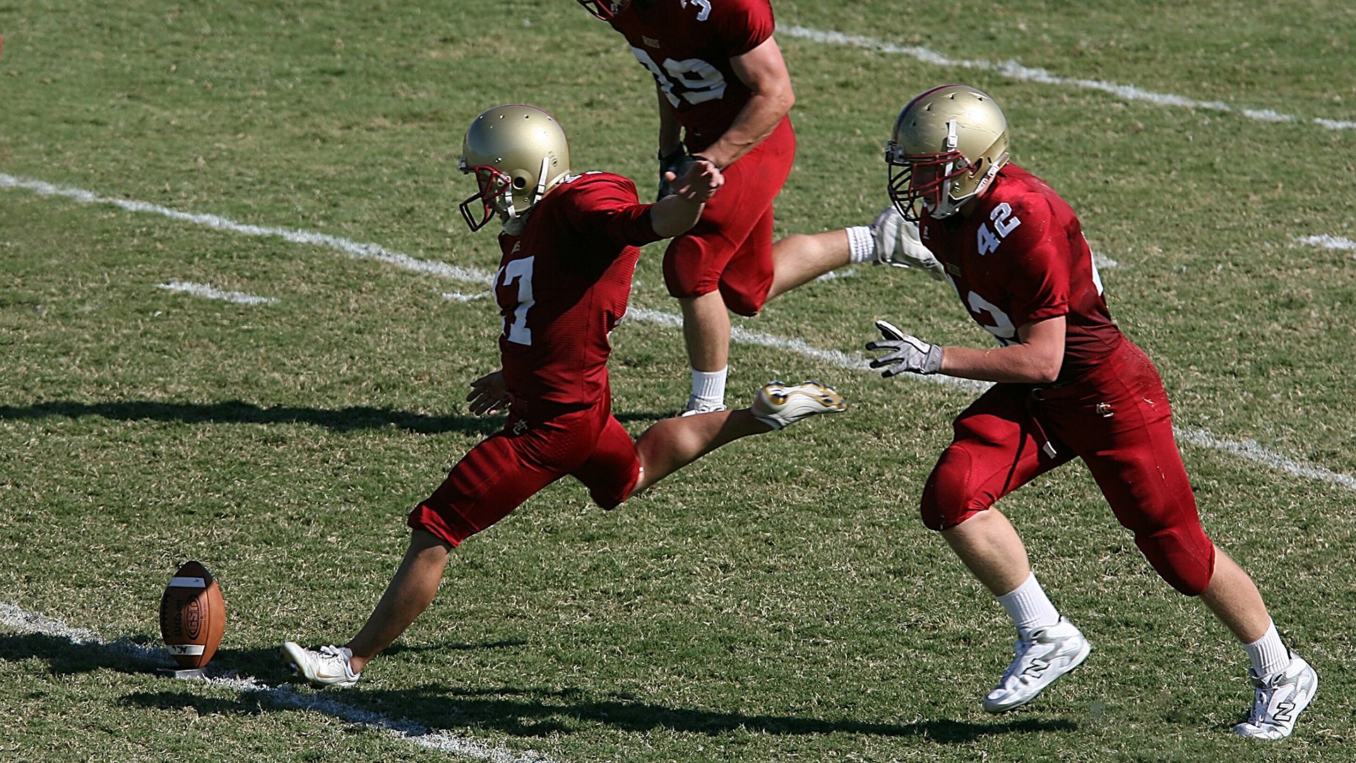 “激烈争夺！开幕战中的精彩瞬间和策略较量”，开幕战什么意思
