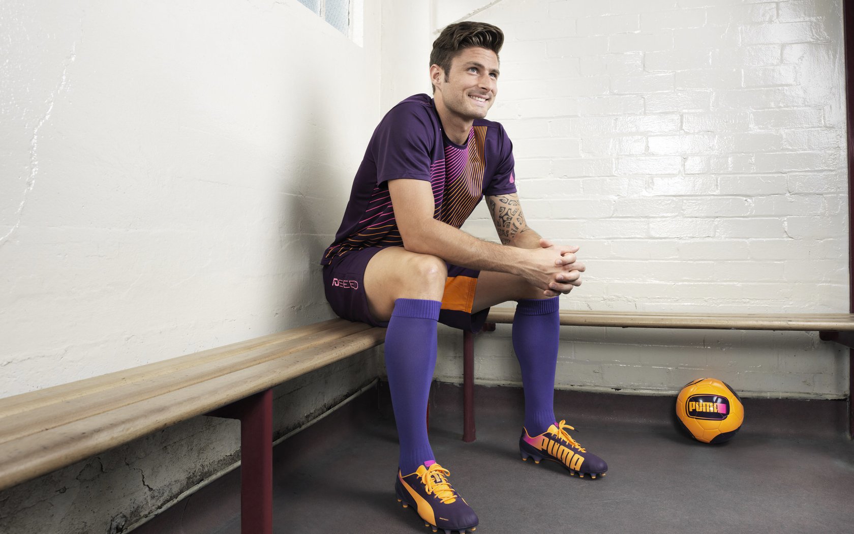 -塞内加尔队在巴黎奥运会比赛中展现出快速反击战术，塞内加尔内战